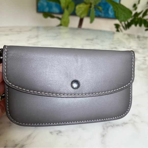 Coach 1941 Glovetanned Leather Clutch Heather Gray 65244 & Chain Crossbody Strap - Picture 6 of 11